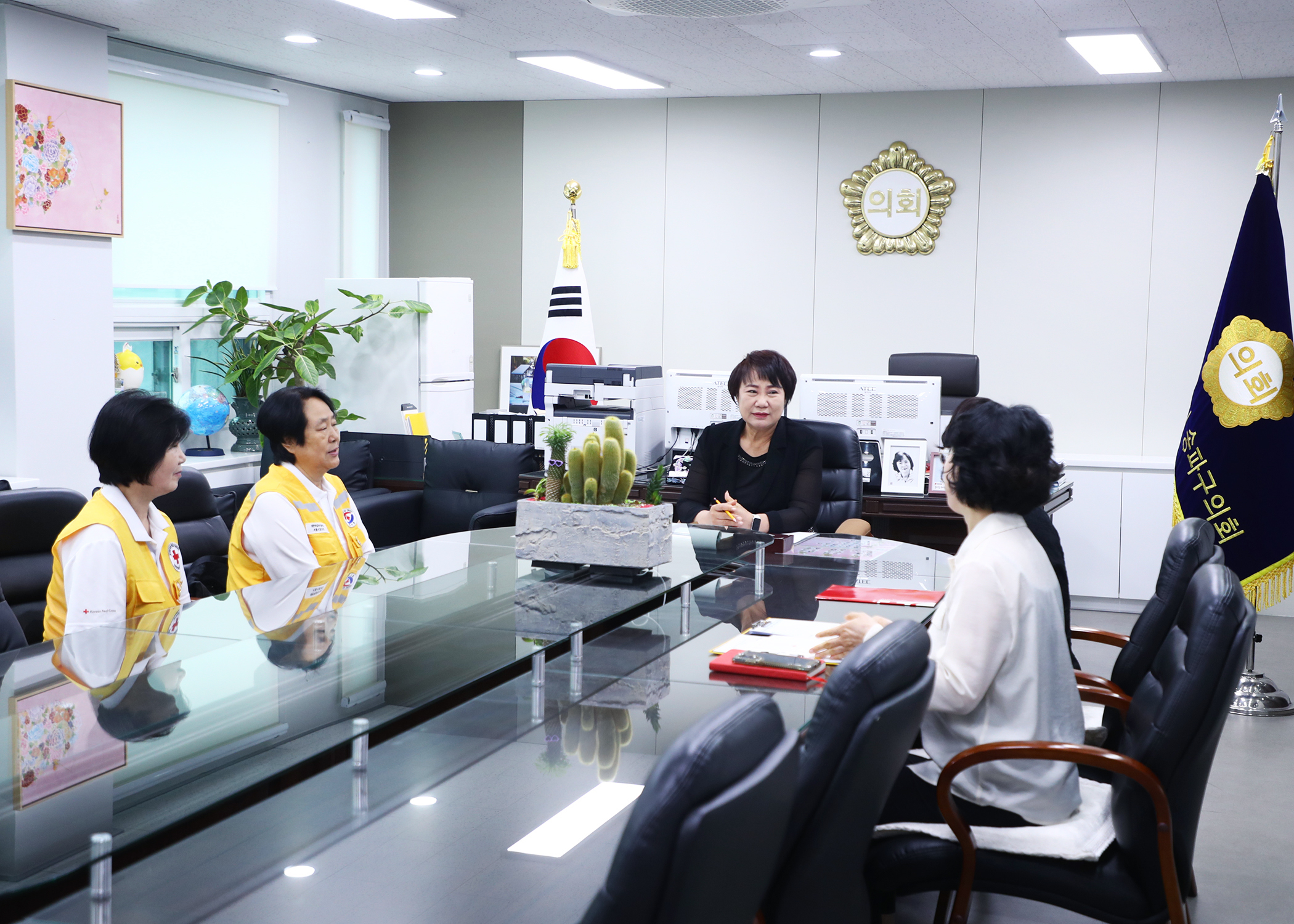 대한적십자 서울지사 사무처장 송파구의회 의장 면담 - 4