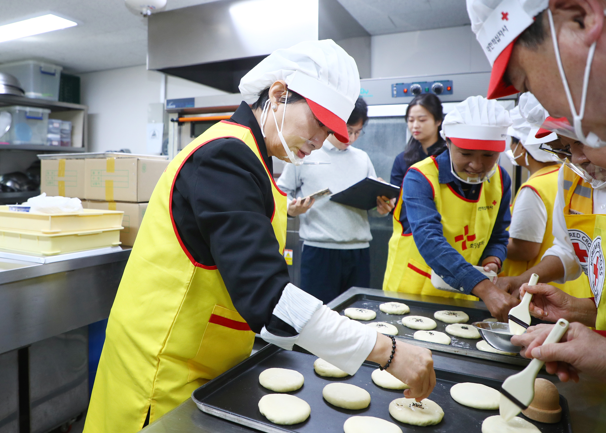 대한적십자사 창립120주년 기념 셀럽 일일피티시에 봉사 참석 - 22