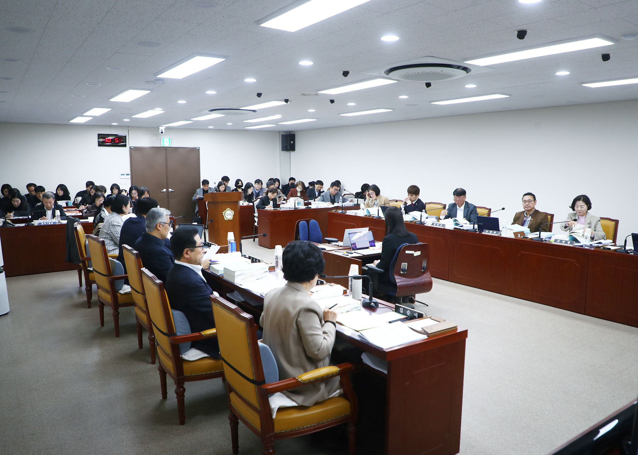 제327회 정례회 예산결산특별위원회 - 12