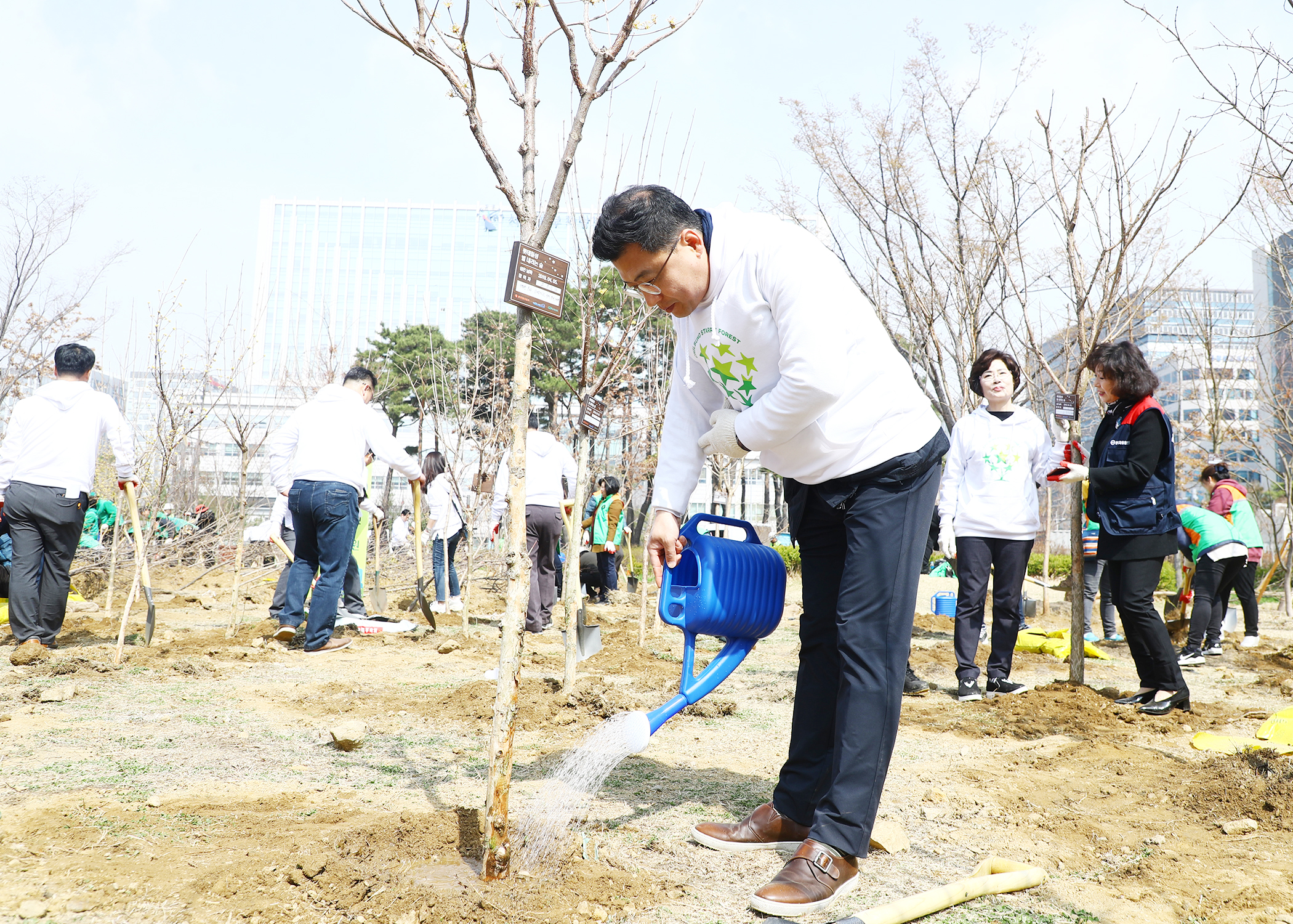 제74회 식목일 기념 나무심기 행사 - 7