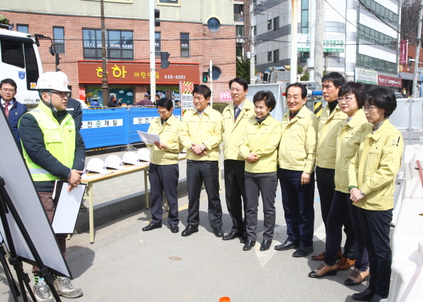 제237회 임시회 도로굴착복구 현장(위례 집단에너지 열&천연가스 공급배관공사) (현장방문) 도시건설위원회 - 4