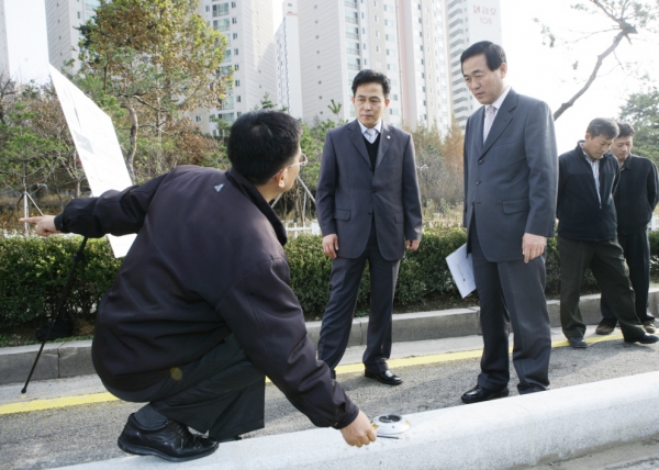 남북순환로 자전거 전용도로 설치 공사 현장방문 (가락시장 앞) 