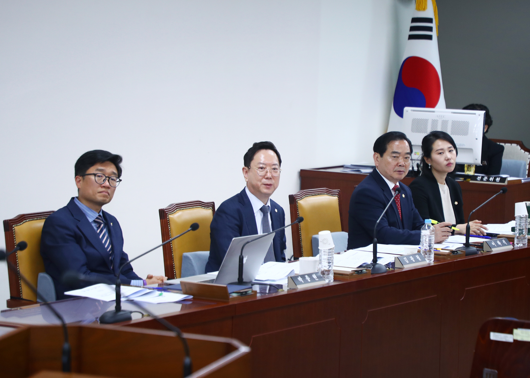 제321회 임시회 행정교육위원회 - 2