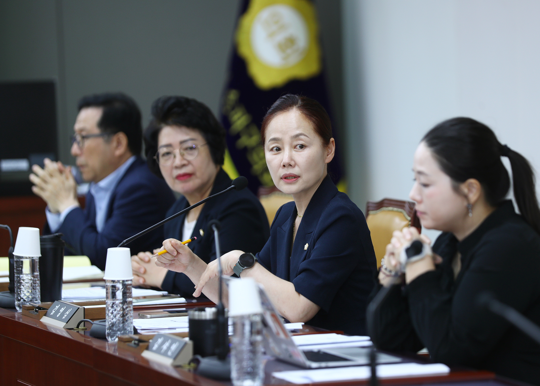 제324회 임시회 행정교육위원회 - 1