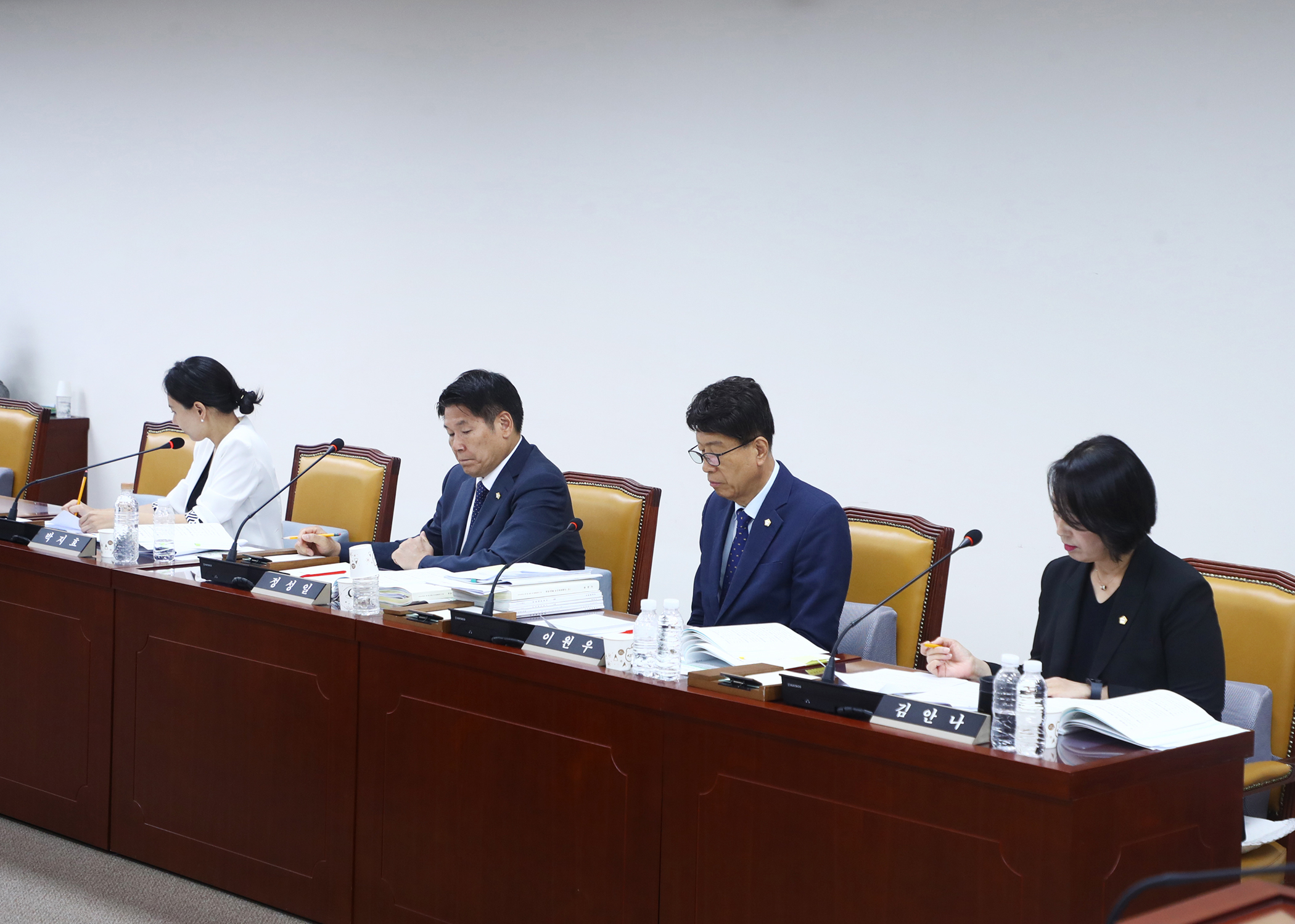 제334회 임시회 행정교육위원회 - 1