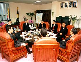 2003.5.7 의장단 간담회 - 1