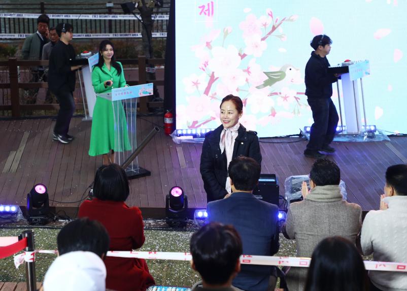 2025 호수벚꽃축제
