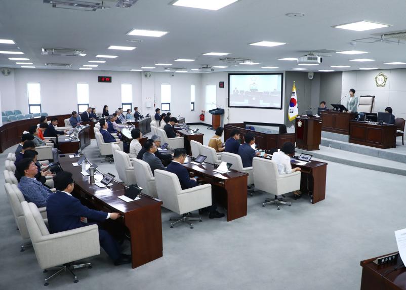 제323회 정례회 개회