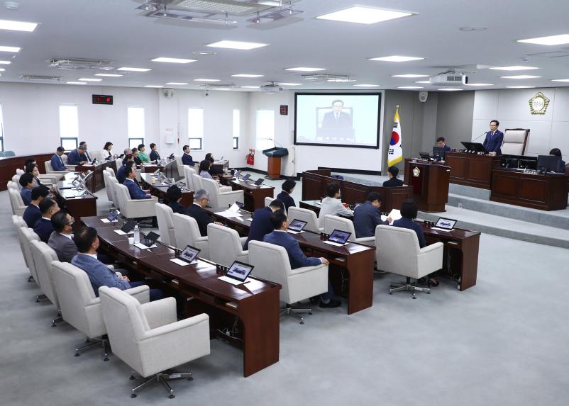 제325회 임시회 개회