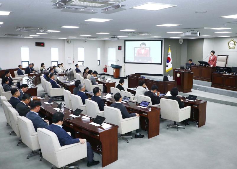 제326회 임시회 개회